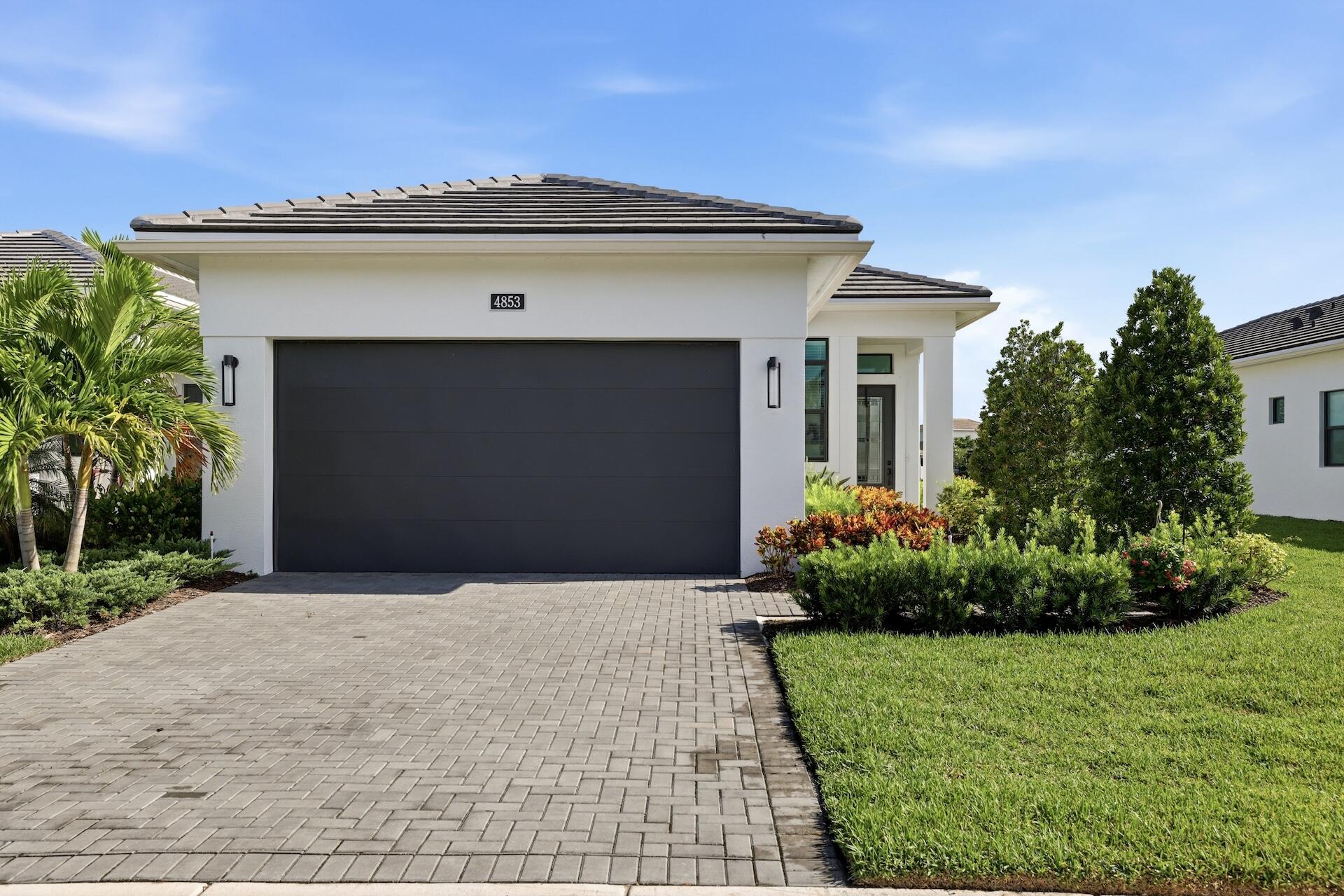 Properties 4853 Saint Armands Way