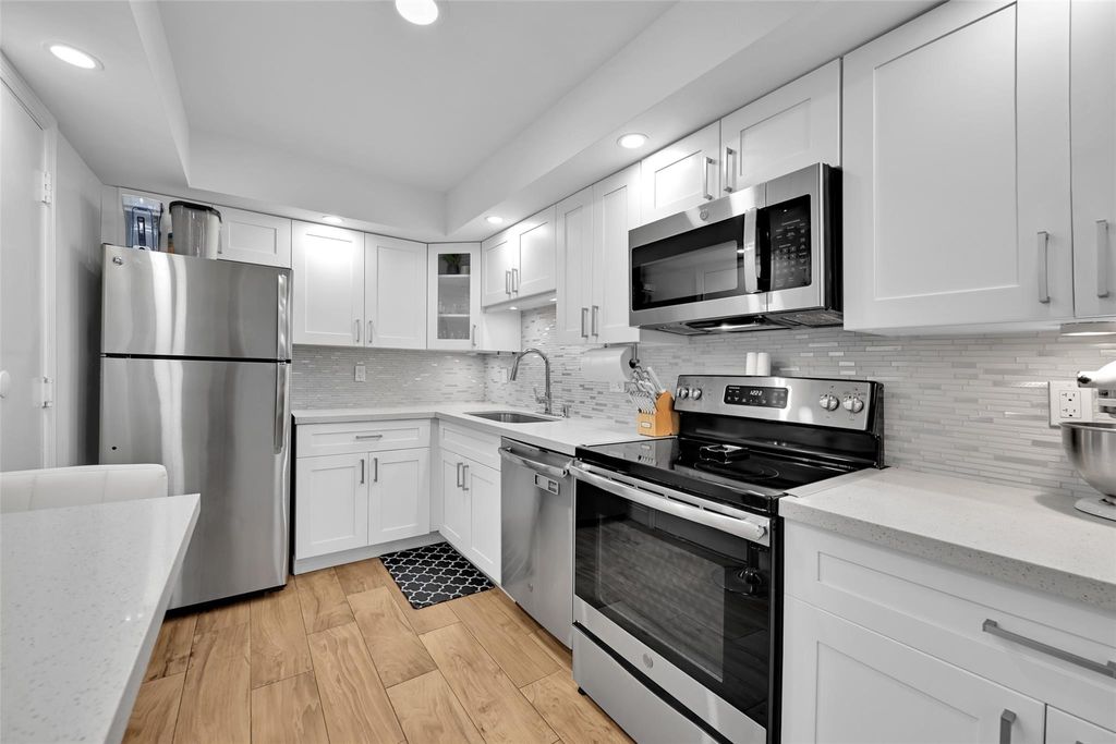 Photo of 1428 SE 4th Ave #I-167, Deerfield Beach, FL 33441 (MLS # F10533089)