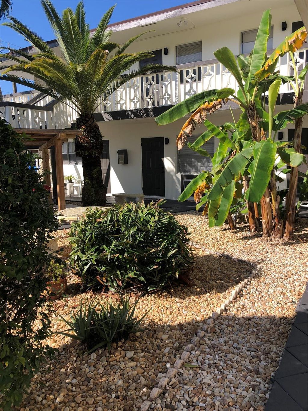 Photo of 901 NE 16th Avenue #8, Fort Lauderdale, FL 33304 (MLS # B26024084)