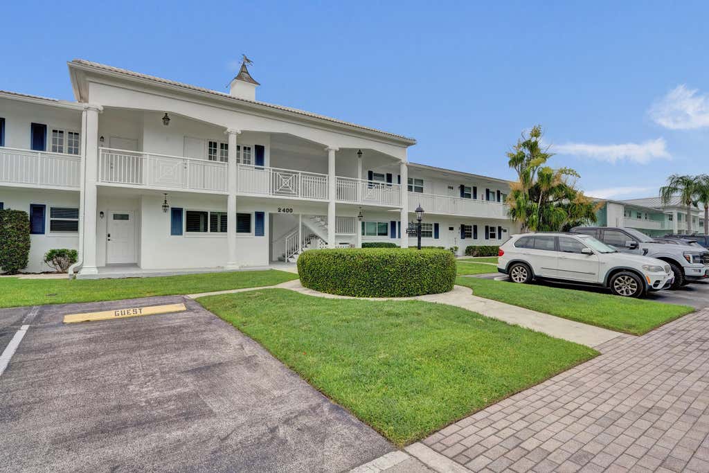 Photo of 2400 NE 36th Street #10, Lighthouse Point, FL 33064 (MLS # B26053907)