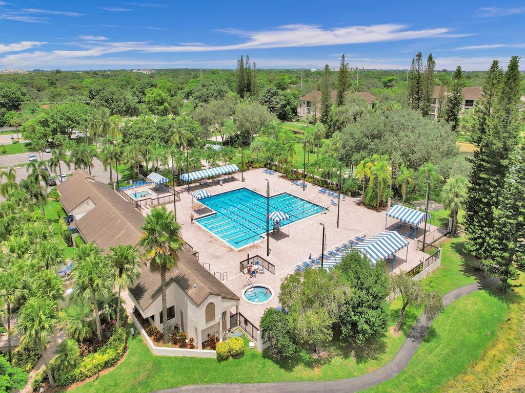 BAYWOOD VILLAGE II-C CONDO - Residential