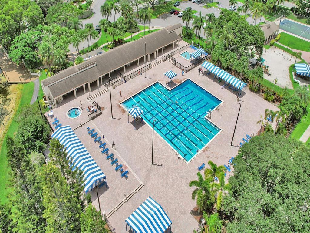 BAYWOOD VILLAGE II-C CONDO - Residential