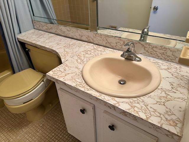 ORIOLE GARDENS - Residential