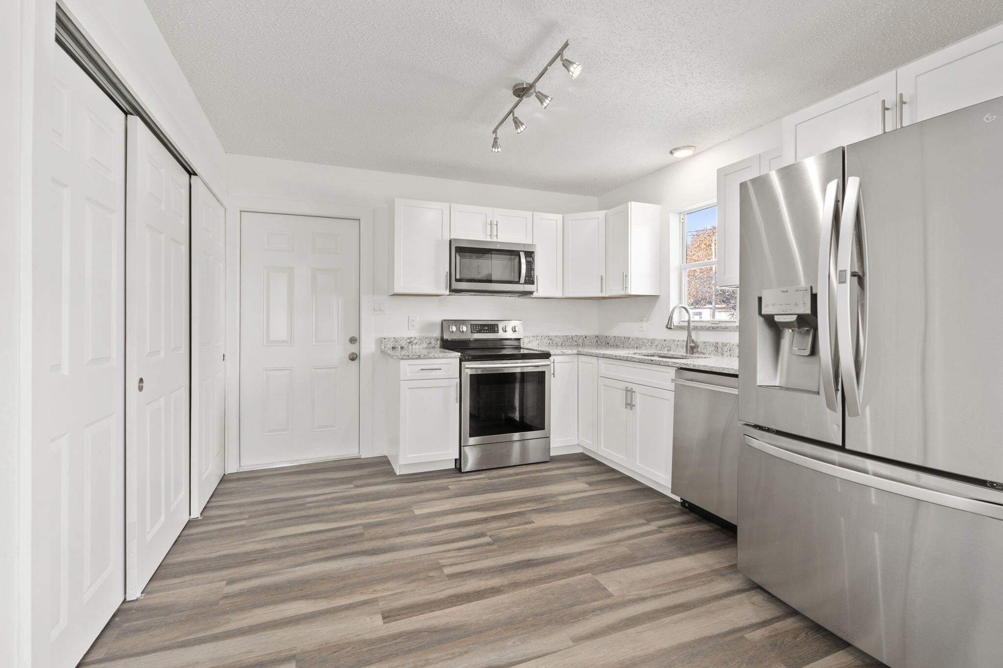 ALAMANDA VISTA - Residential