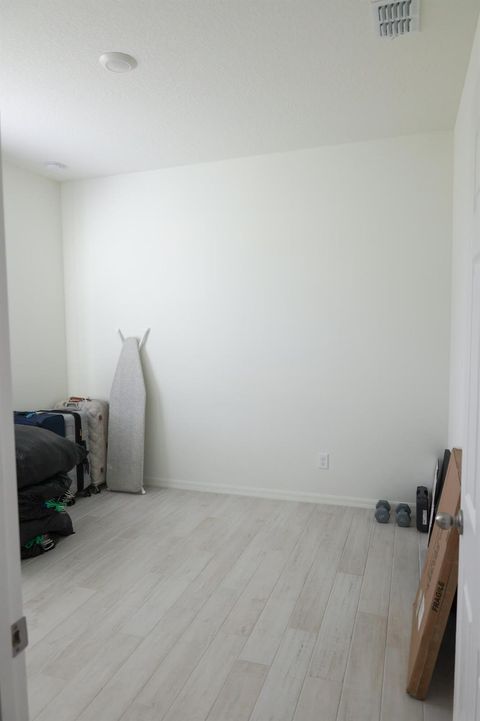listing image 48