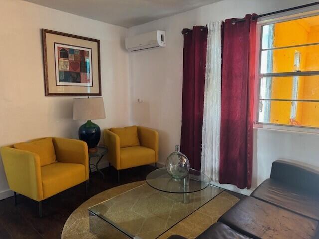 545 SW 4th Street 1