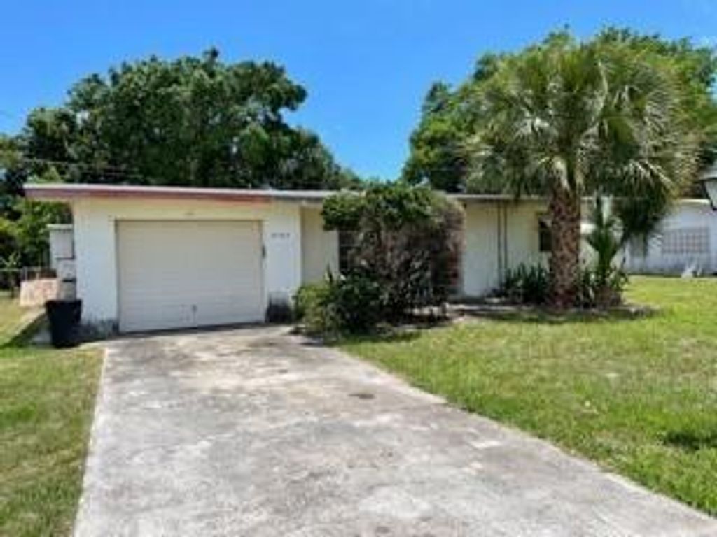 Photo of 5702 Shannon Drive, Fort Pierce, FL 34951 (MLS # R10715078)