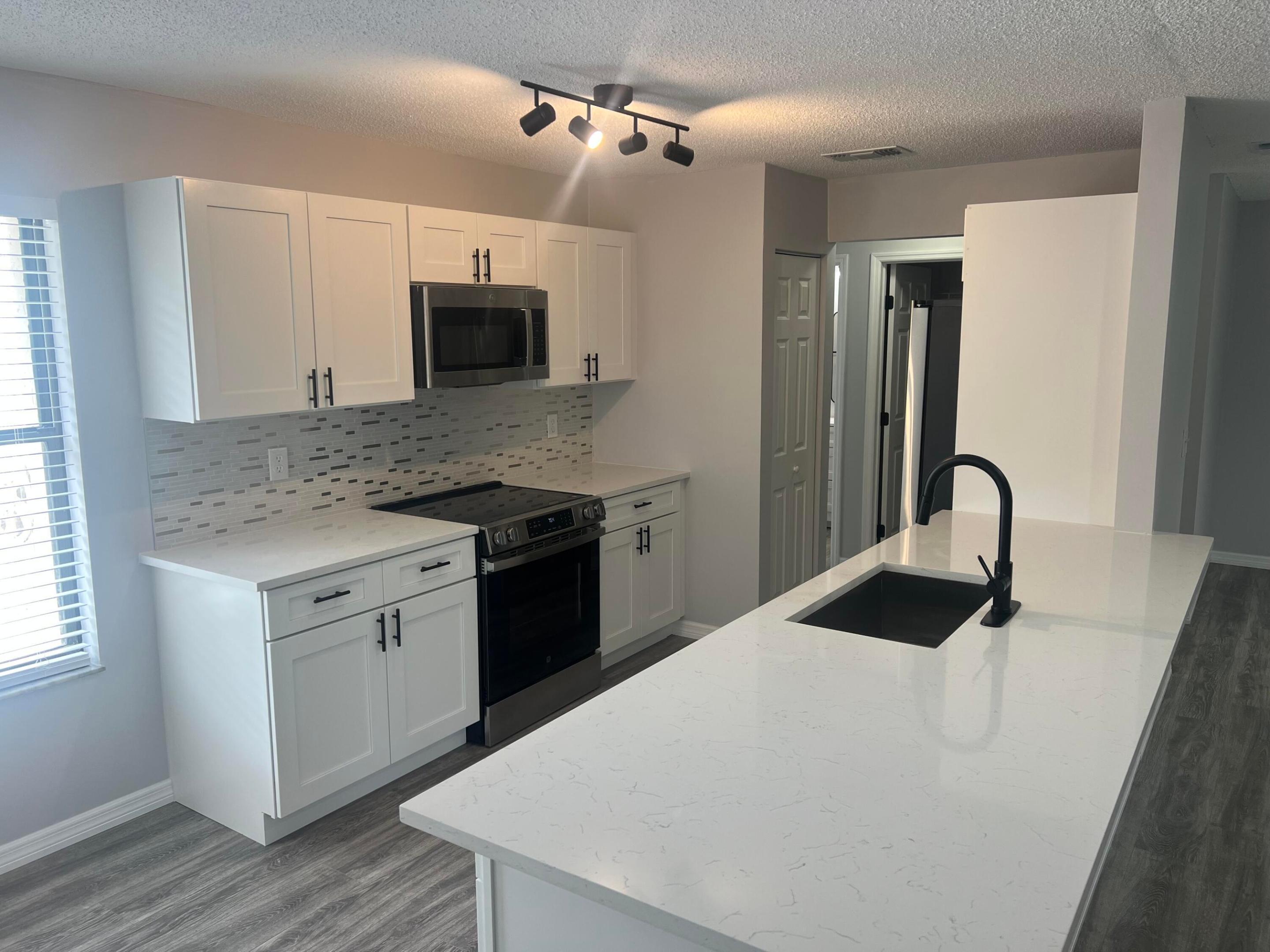 FOREST GROVE PATIO HOMES - Residential Lease