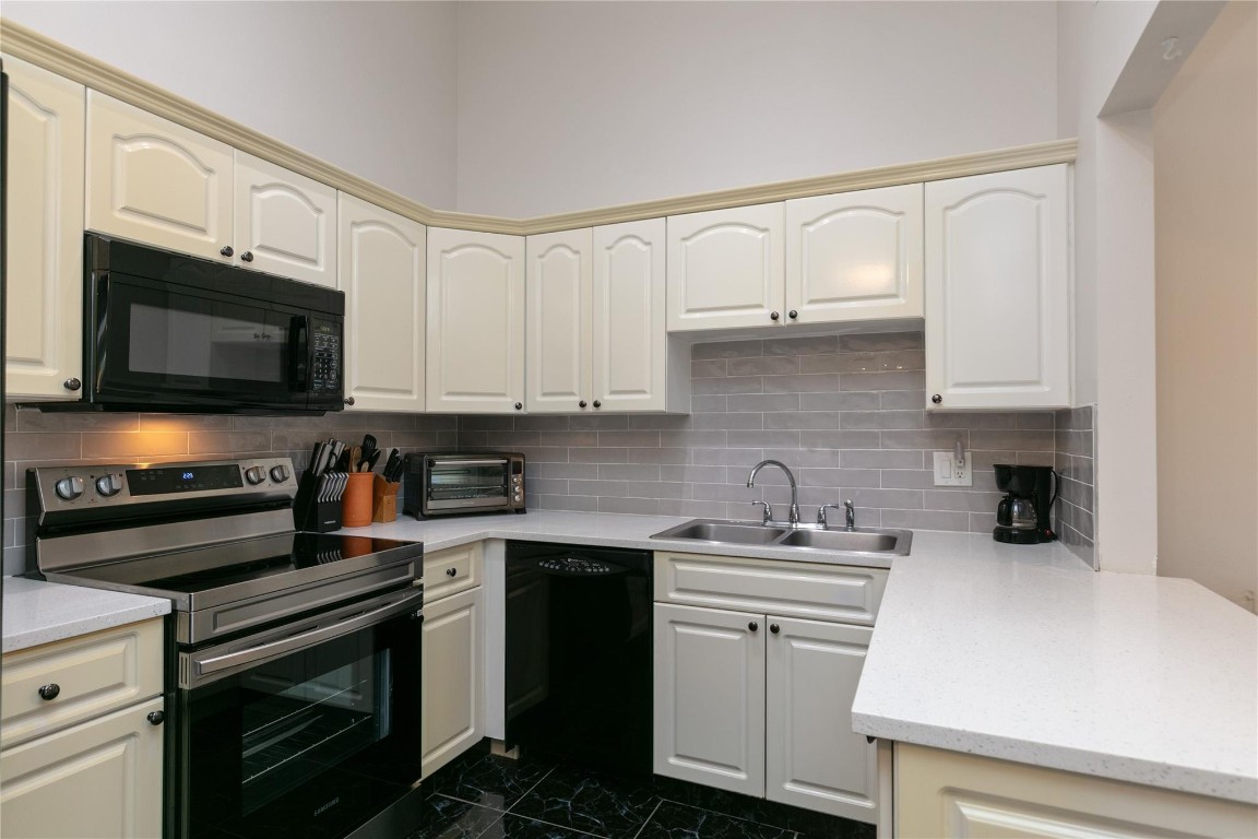 OAKWOOD II - Residential