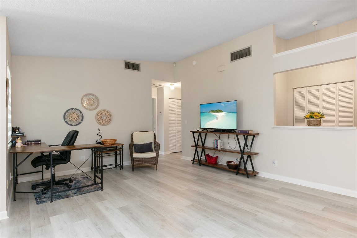 OAKWOOD II - Residential