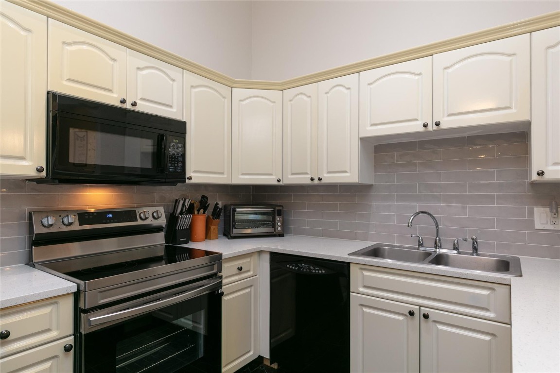 OAKWOOD II - Residential
