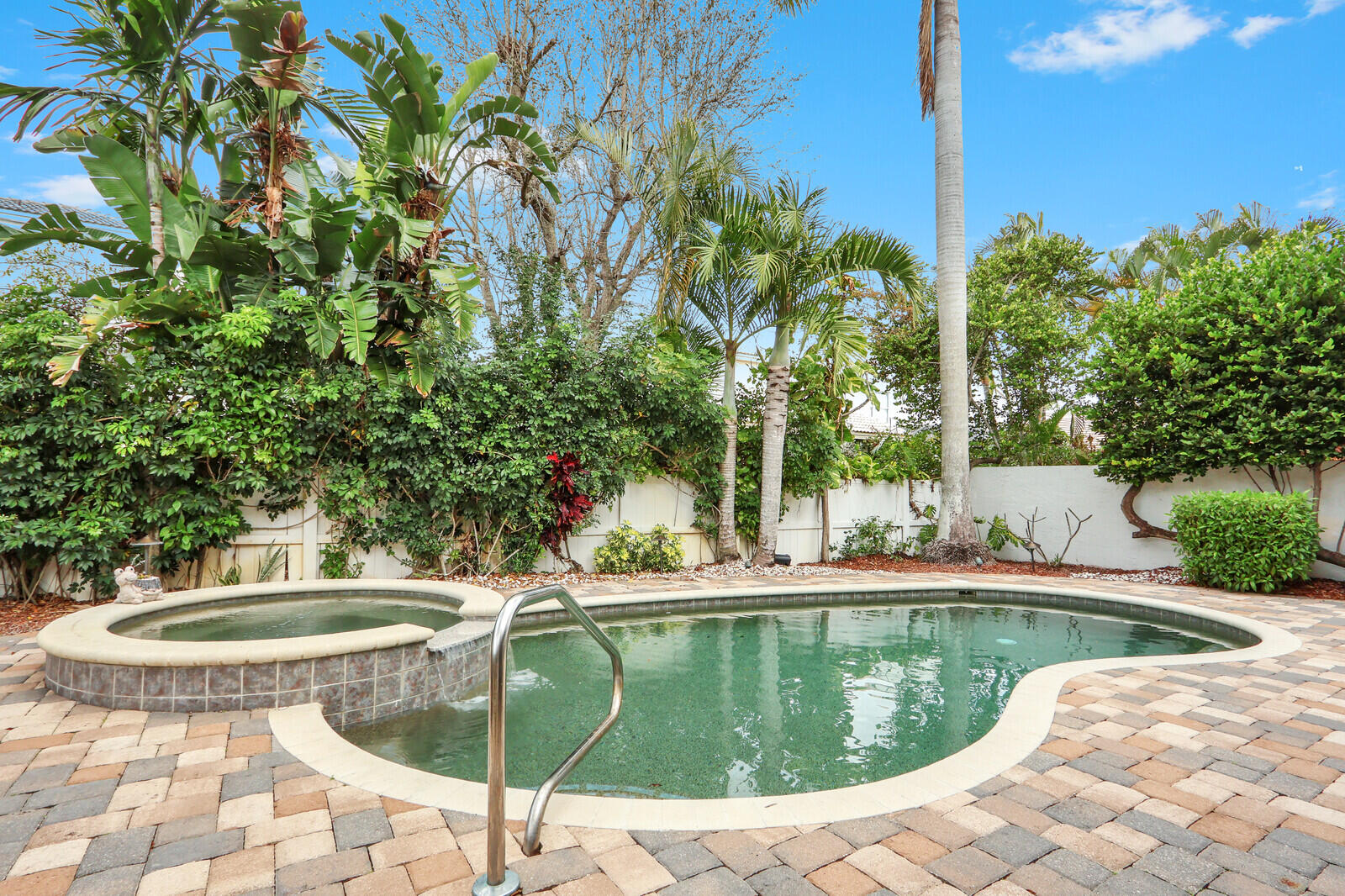 CLASSICS AT BEAR LAKES - Residential