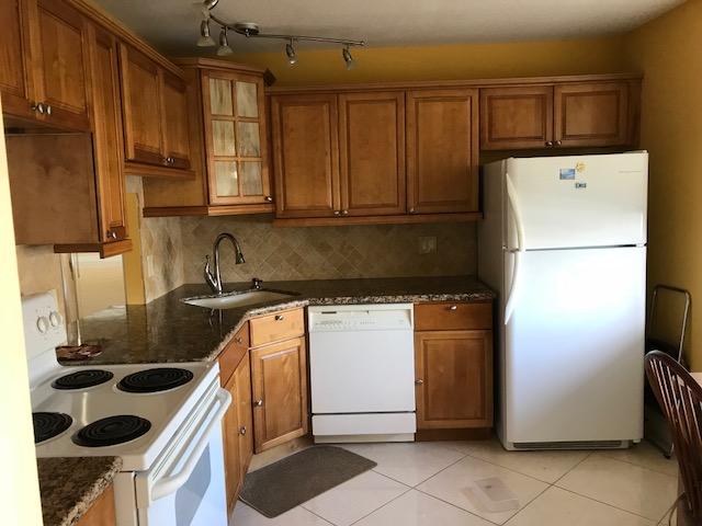 GOLDEN LAKES VILLAGE CONDO F - Residential Lease