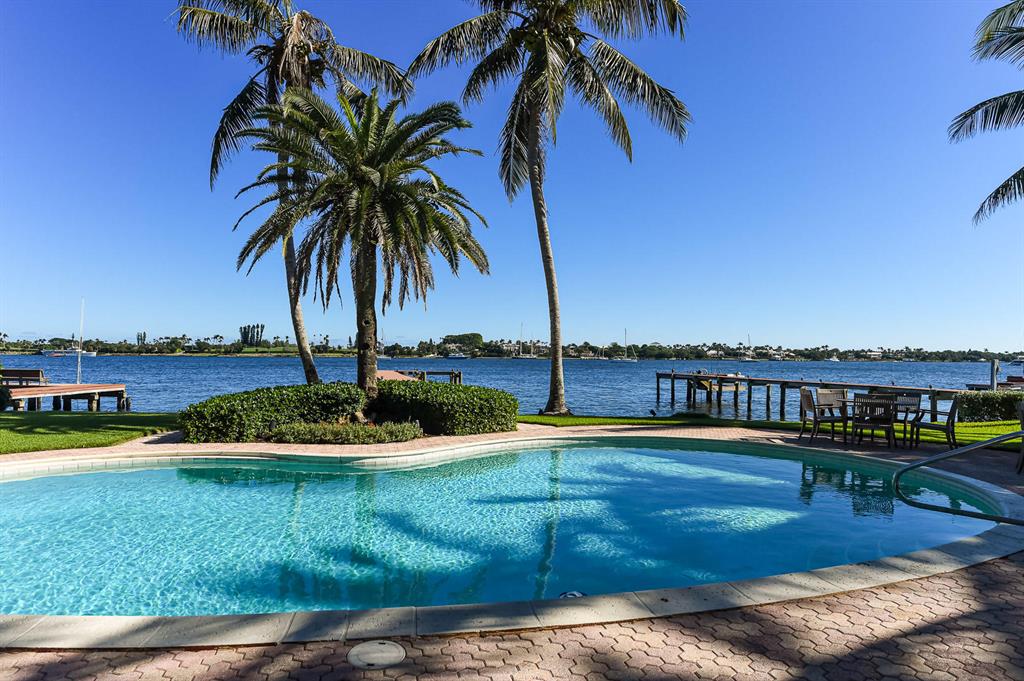 NORTH SHORE TERRACE 2 - Residential