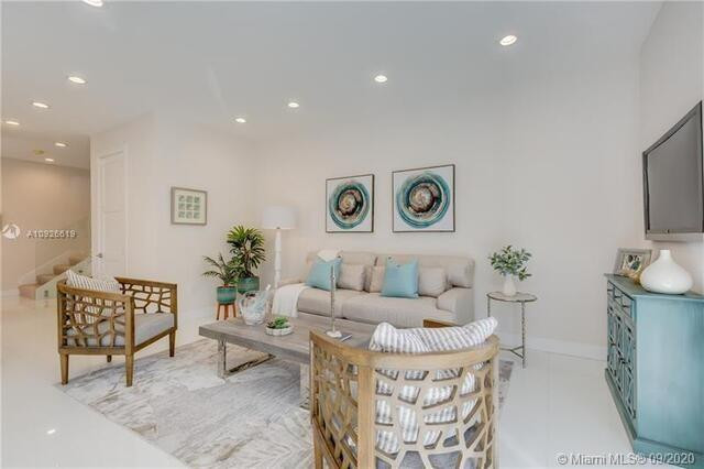 FLORANADA CENTER - Residential Lease