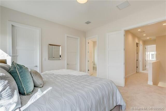 FLORANADA CENTER - Residential Lease