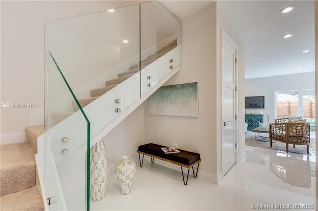 FLORANADA CENTER - Residential Lease