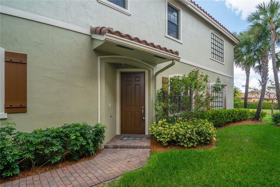 126 Riverwalk Circle E 126