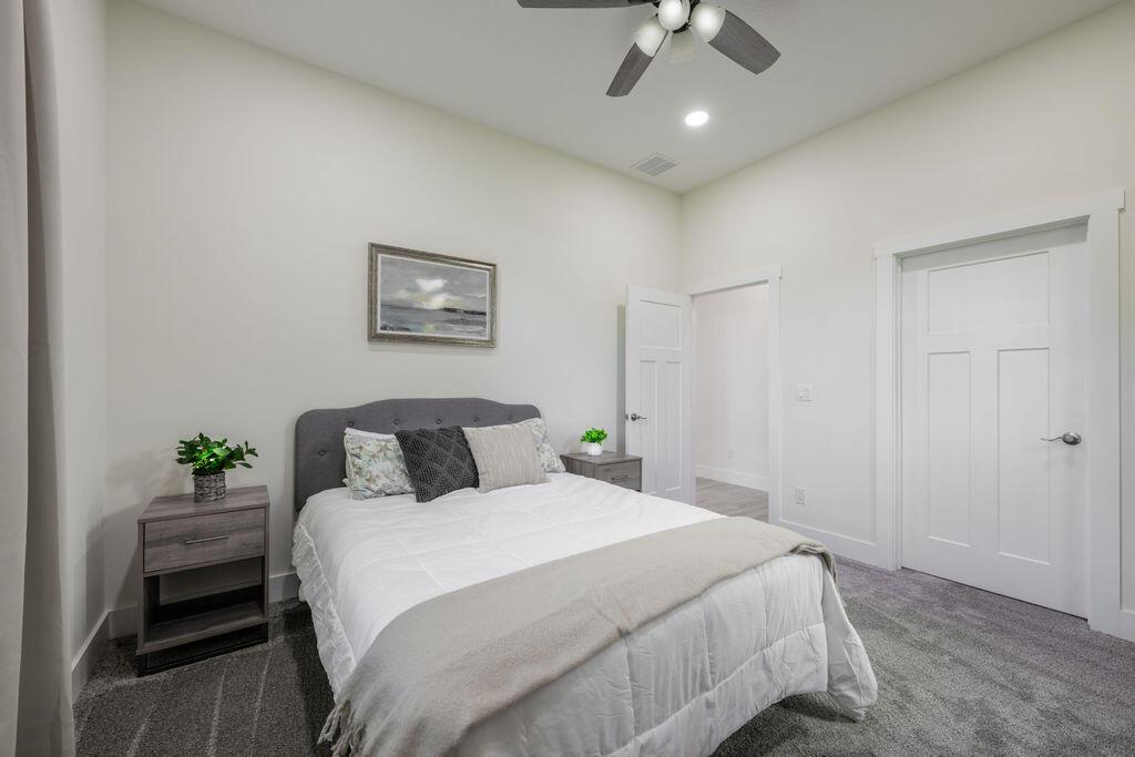 COUNTRY CLUB POINTE - Residential Lease