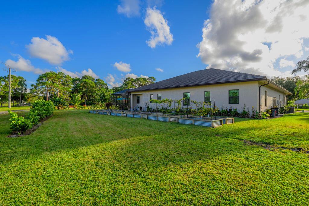 COUNTRY CLUB POINTE - Residential Lease