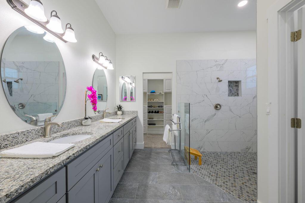 COUNTRY CLUB POINTE - Residential Lease