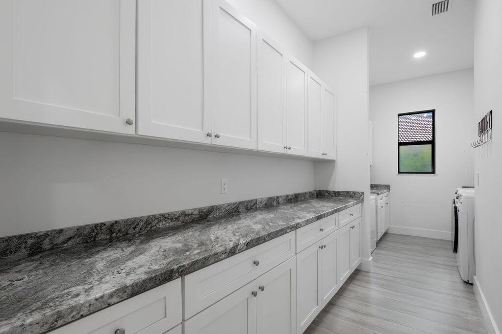 COUNTRY CLUB POINTE - Residential Lease