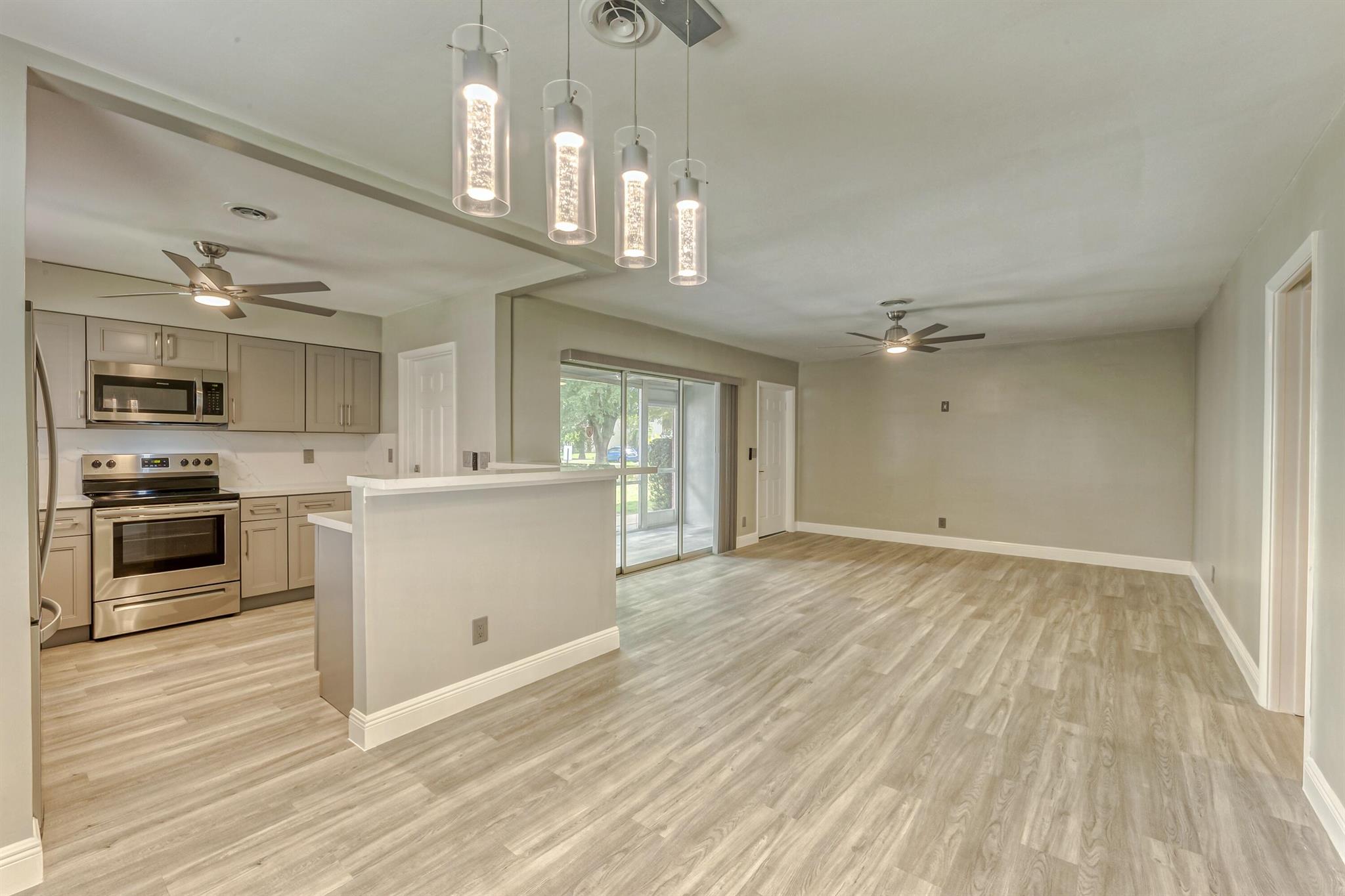 400 S Luna Court Court 3