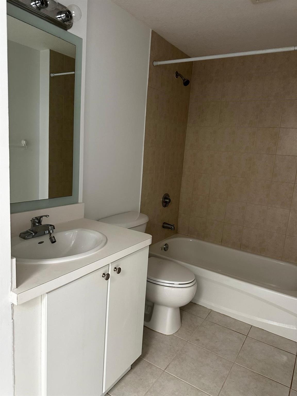 EMERALD PLAZA ON CORAL - Residential