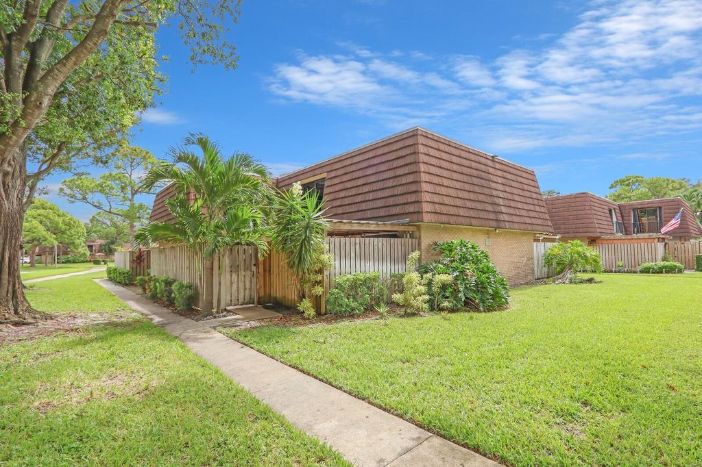 Photo of 730 7th Lane, Palm Beach Gardens, FL 33418 (MLS # F10527054)