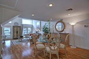 PELICAN HARBOR - Residential