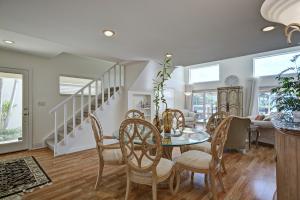 PELICAN HARBOR - Residential