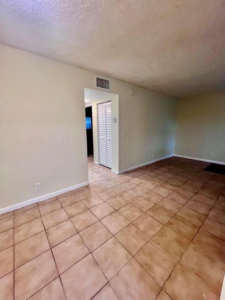 DELRAY GOLF VIEW CONDO AP - Residential