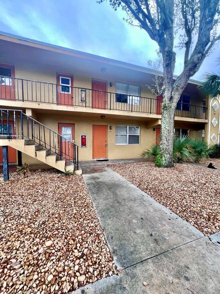 DELRAY GOLF VIEW CONDO AP - Residential