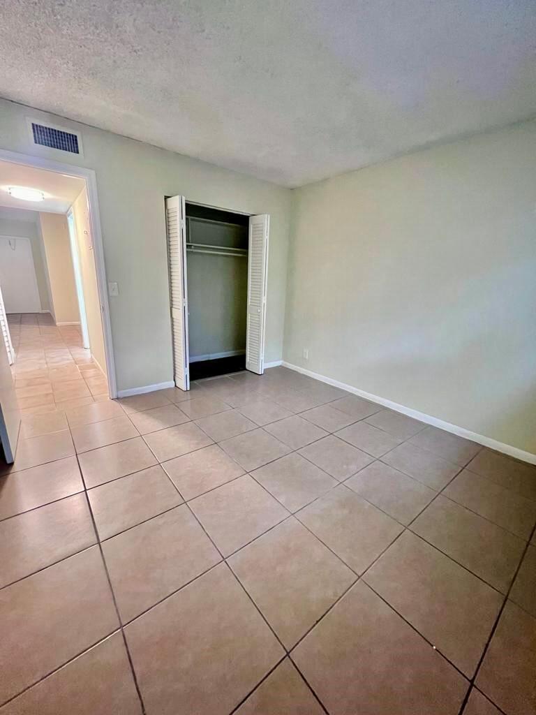 DELRAY GOLF VIEW CONDO AP - Residential
