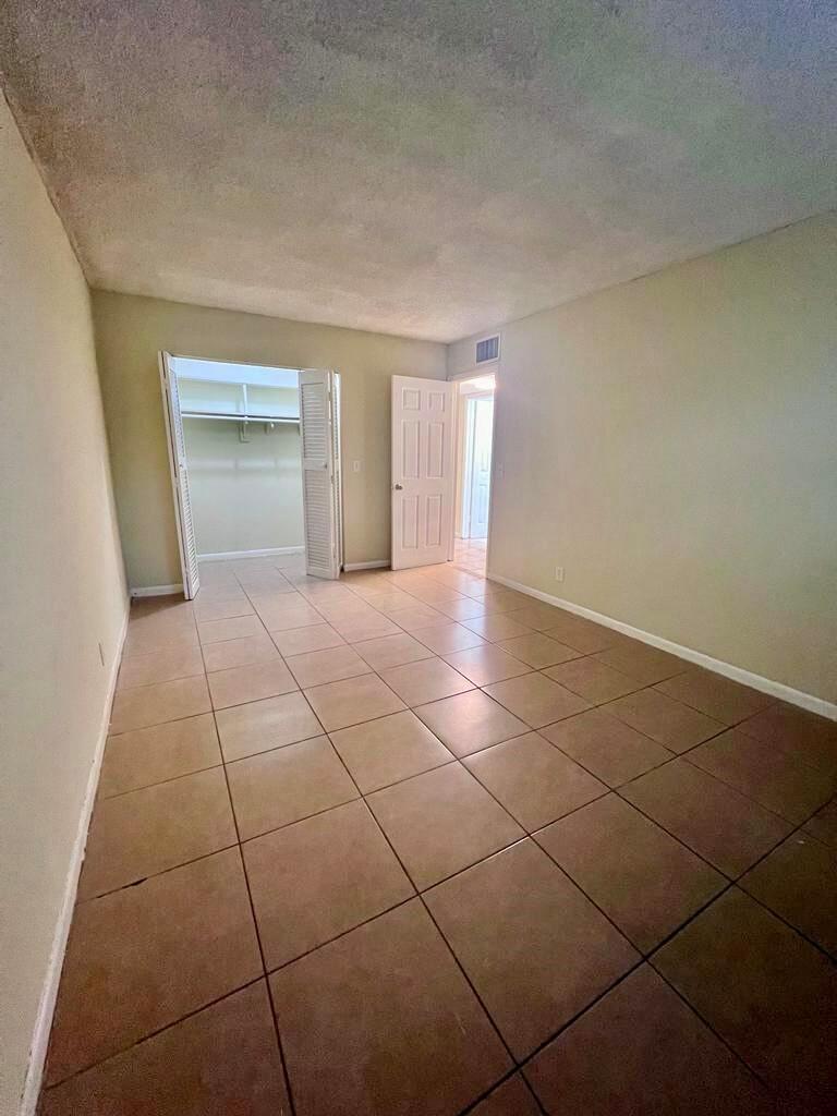 DELRAY GOLF VIEW CONDO AP - Residential