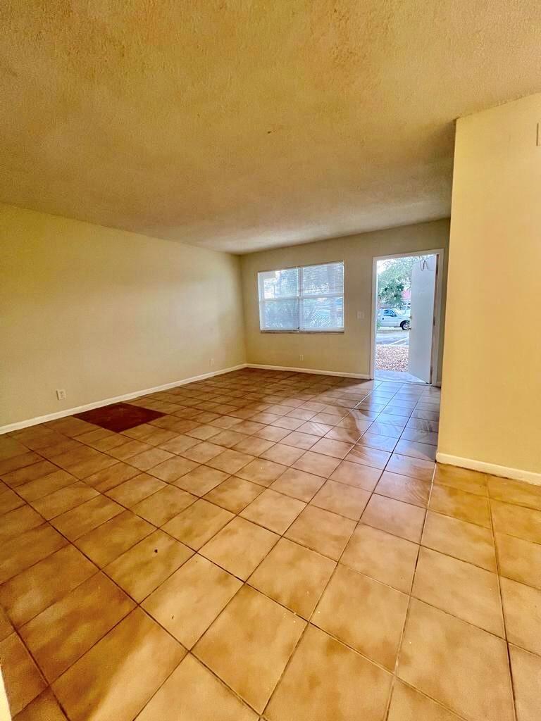 DELRAY GOLF VIEW CONDO AP - Residential