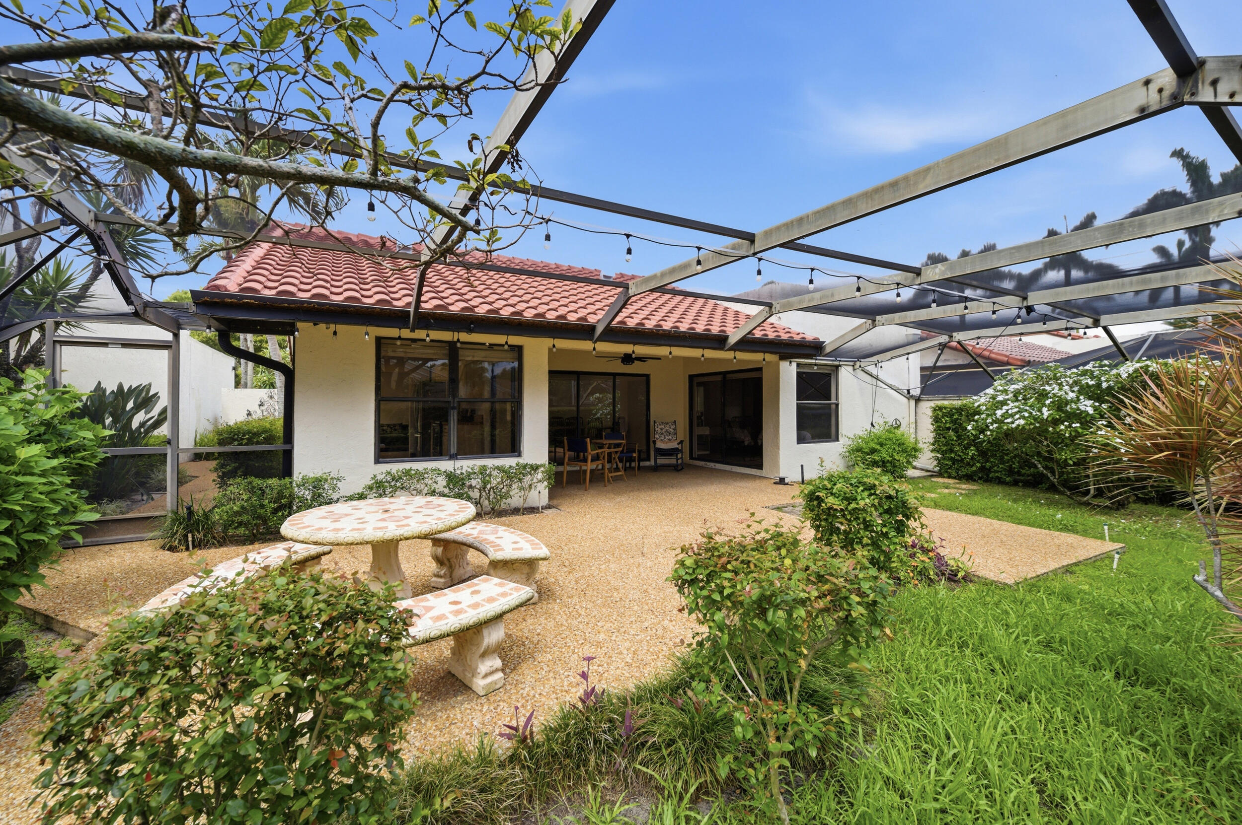 PRADERA OF VIA VERDE PH 1 REPLAT - Residential