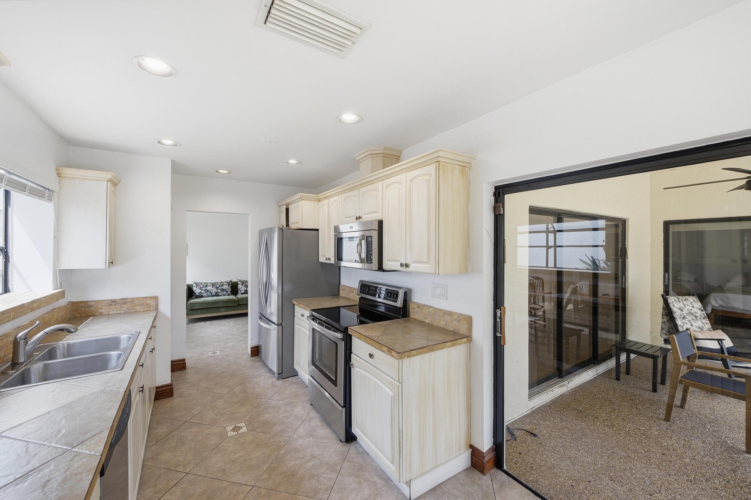 PRADERA OF VIA VERDE PH 1 REPLAT - Residential