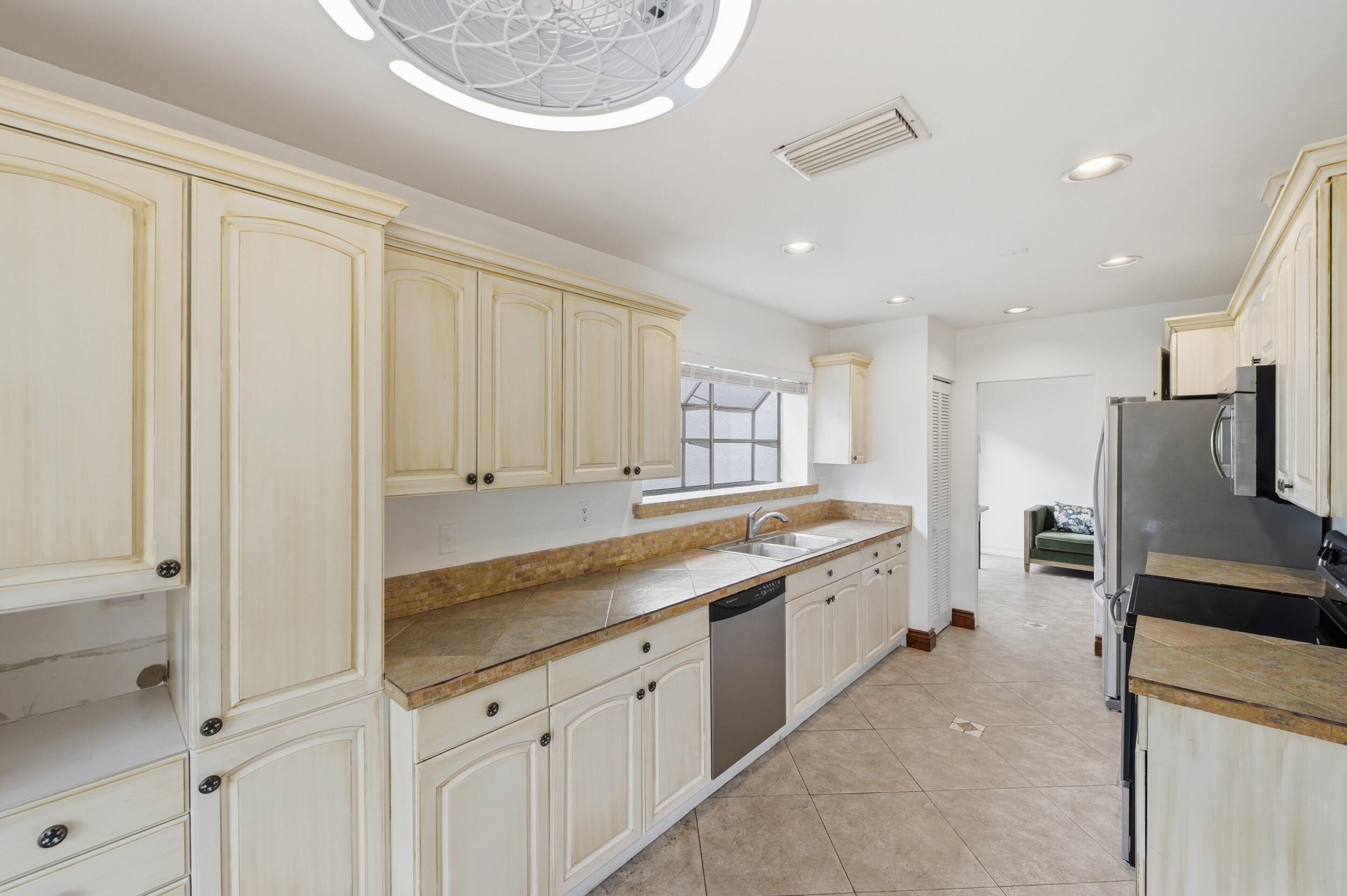 PRADERA OF VIA VERDE PH 1 REPLAT - Residential