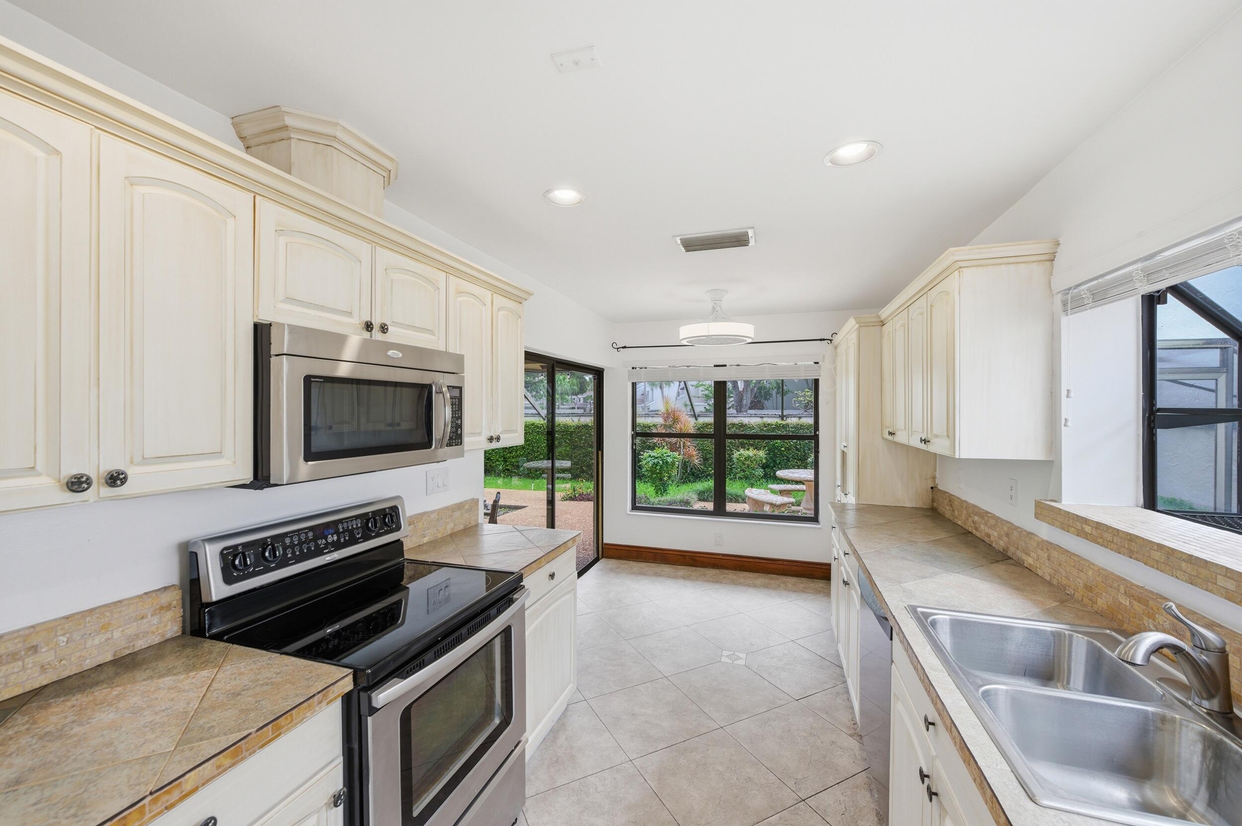 PRADERA OF VIA VERDE PH 1 REPLAT - Residential