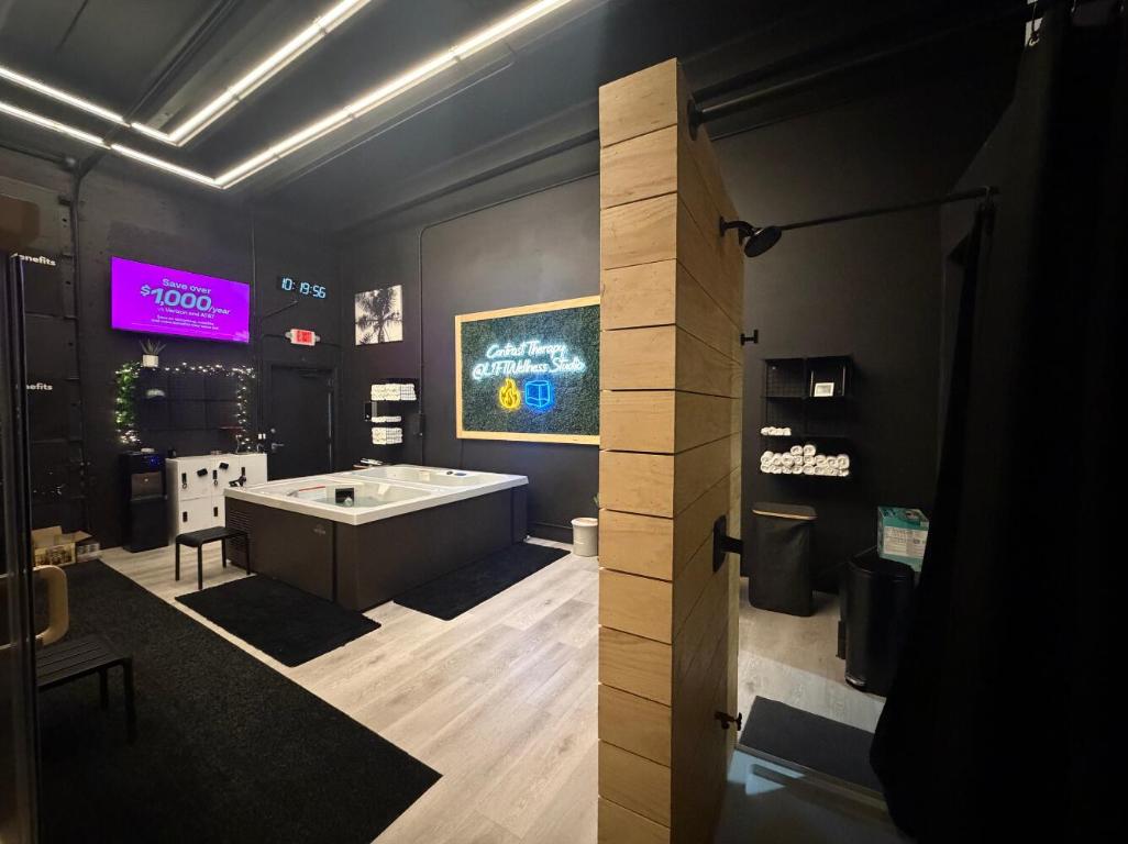 1142 Old Okeechobee Road 7