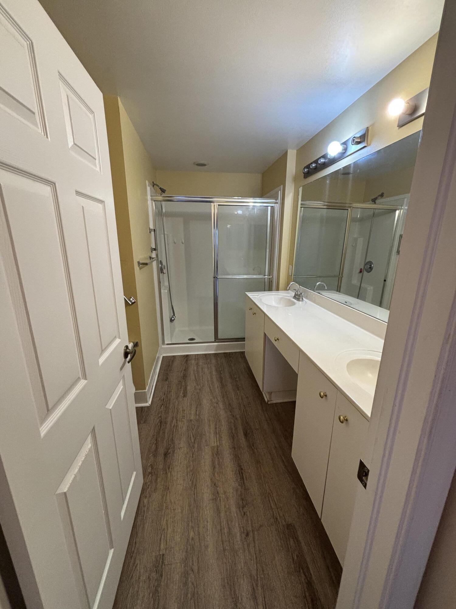 ANDROS ISLE - Residential Lease