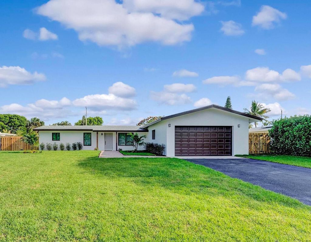 Photo of 460 NE 37th Street NE, Boca Raton, FL 33431 (MLS # R11080341)