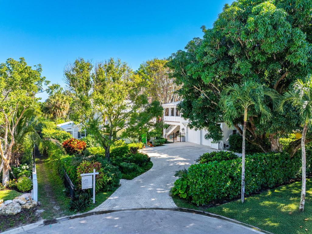 LAKE PLACE - Residential