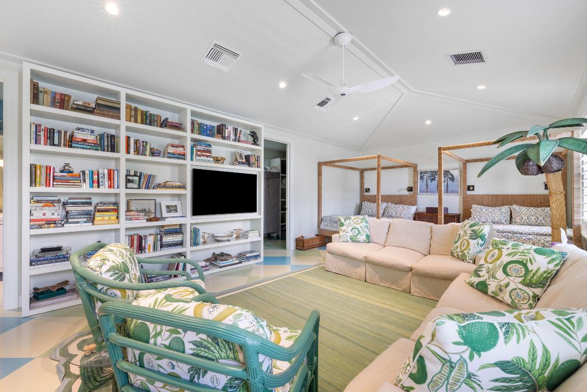 LAKE PLACE - Residential