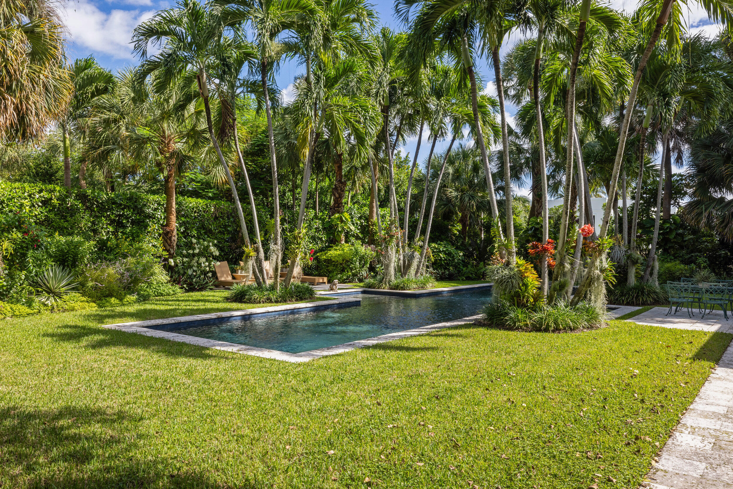 LAKE PLACE - Residential