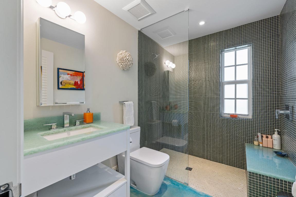 LAKE PLACE - Residential