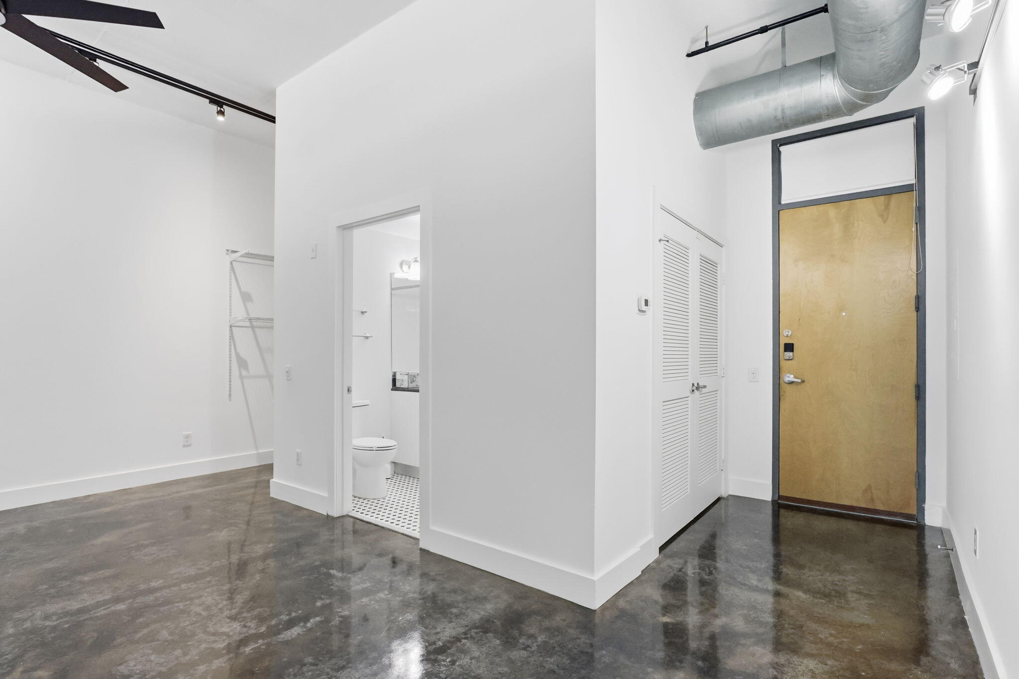 180 NE 4th Avenue 207