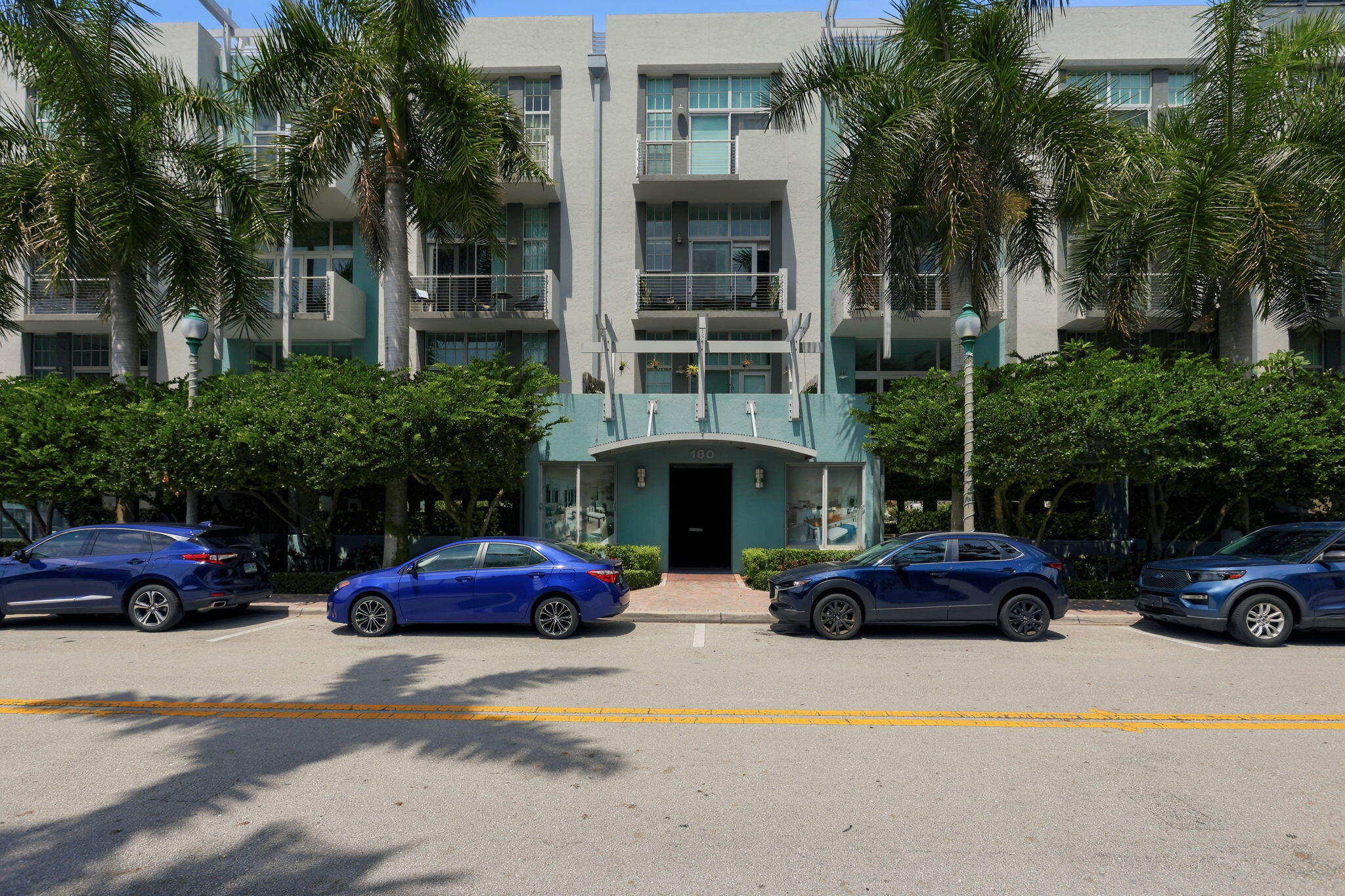 180 NE 4th Avenue 207