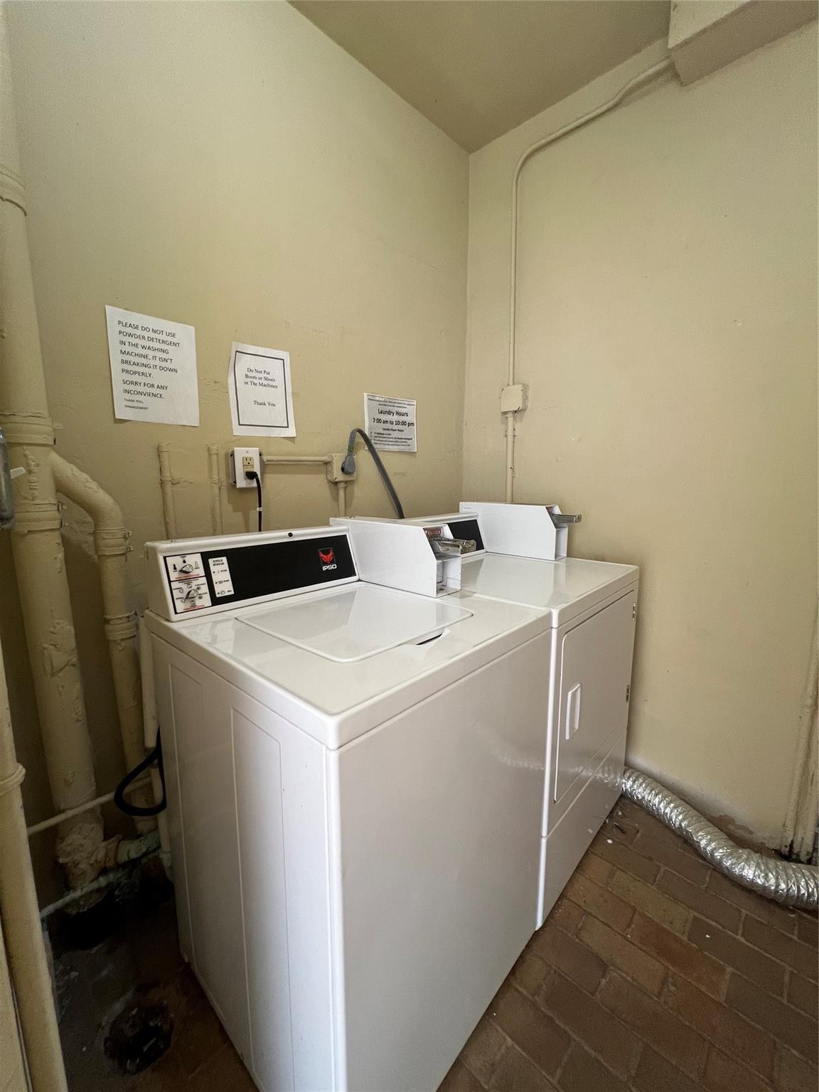 The Landings First Sec 56 - Residential Lease